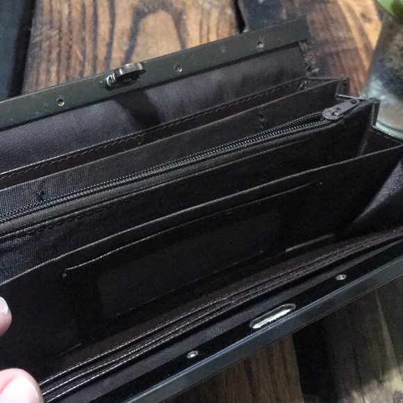 Coach | Unique Fold-open Wallet - Picture 4 of 8